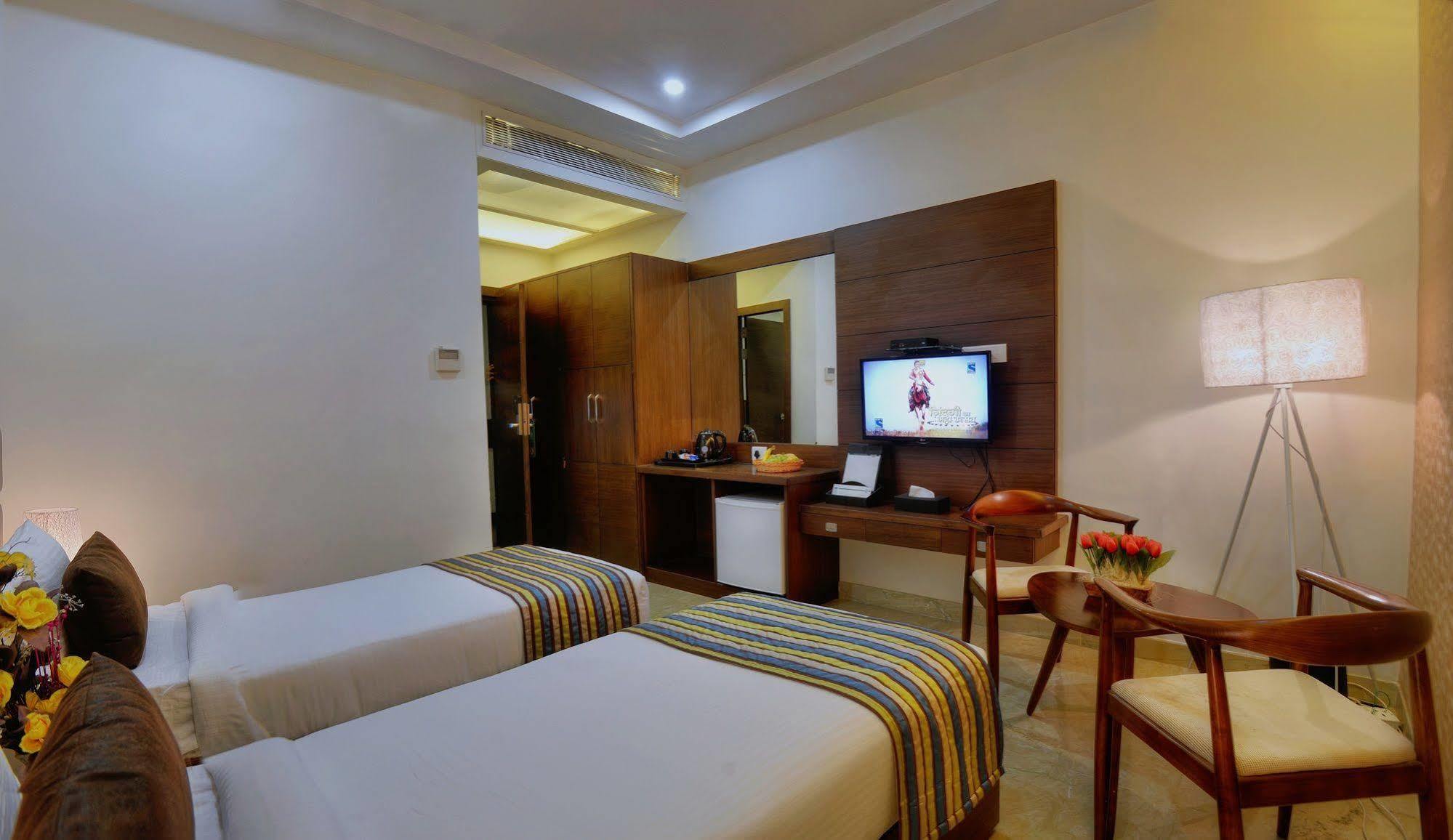 Hotel Alleviate Agra  Buitenkant foto