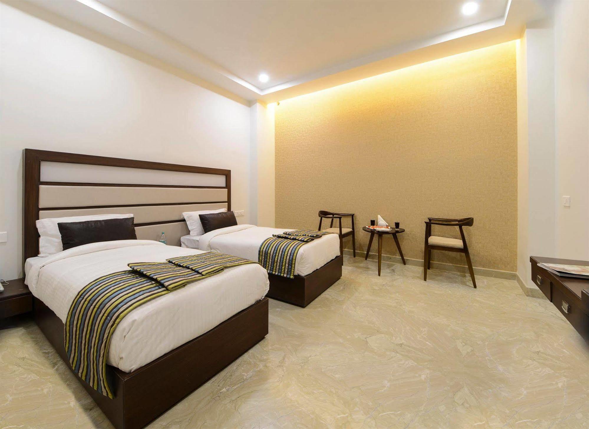 Hotel Alleviate Agra  Buitenkant foto
