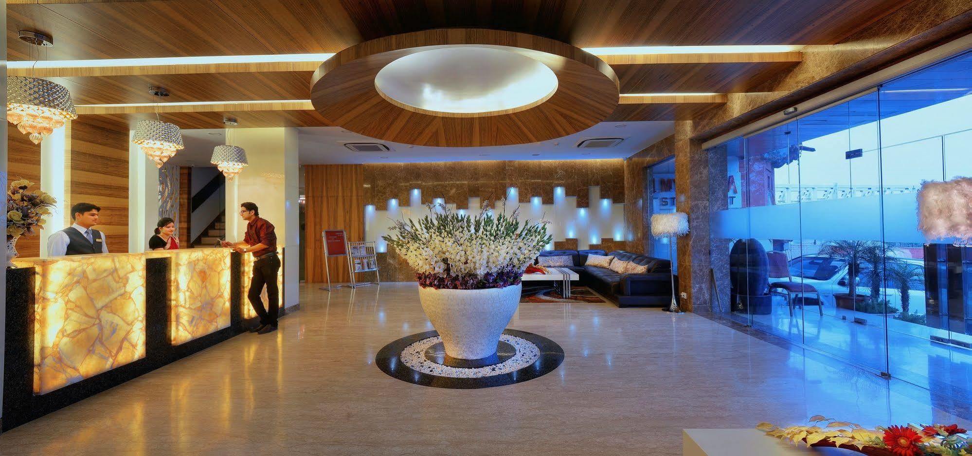 Hotel Alleviate Agra  Buitenkant foto